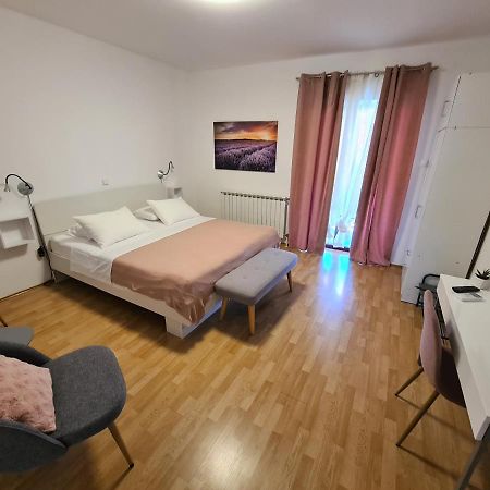 Apartments & Rooms Tom Medulin Luaran gambar