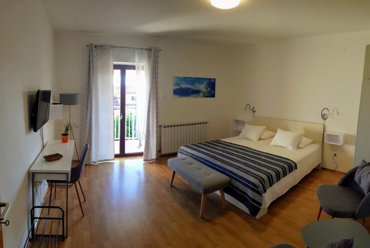 Apartments & Rooms Tom Medulin Luaran gambar