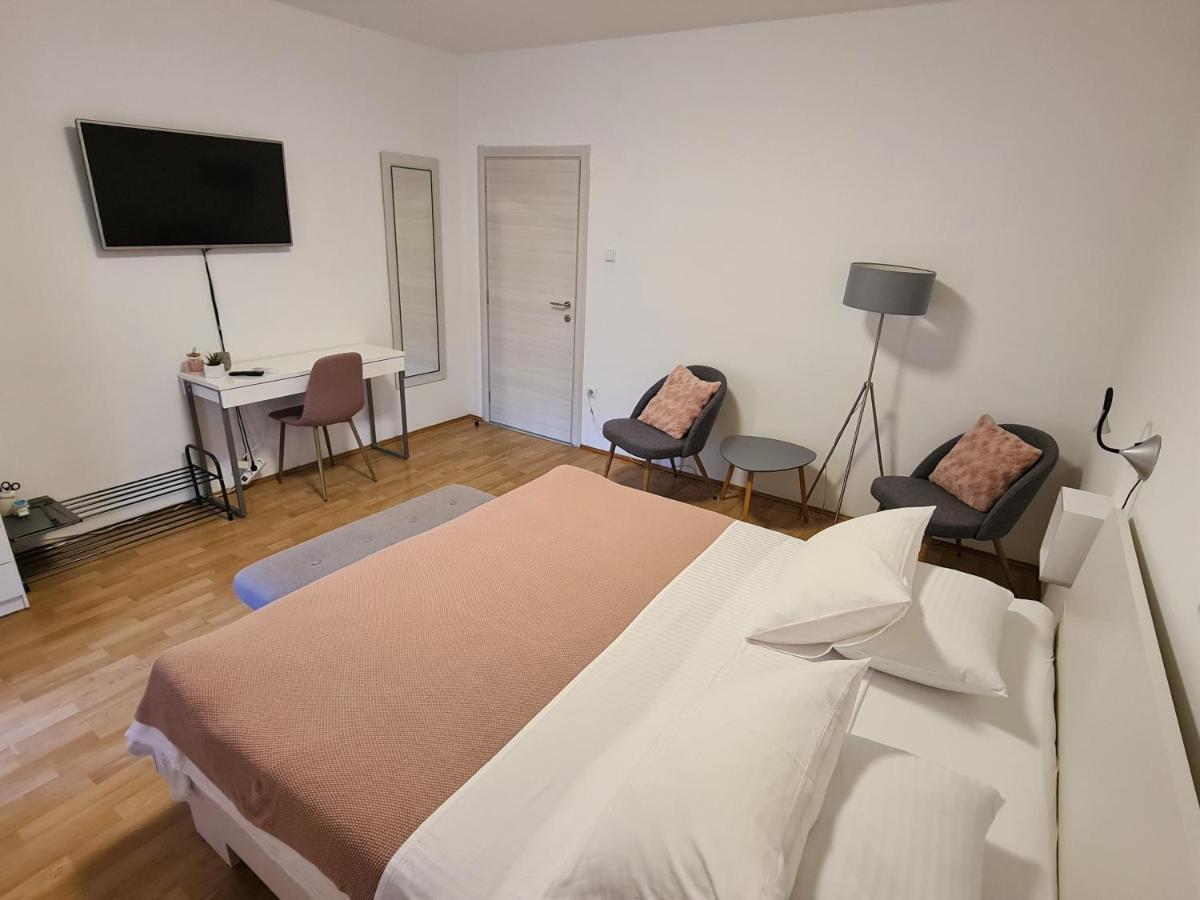 Apartments & Rooms Tom Medulin Luaran gambar