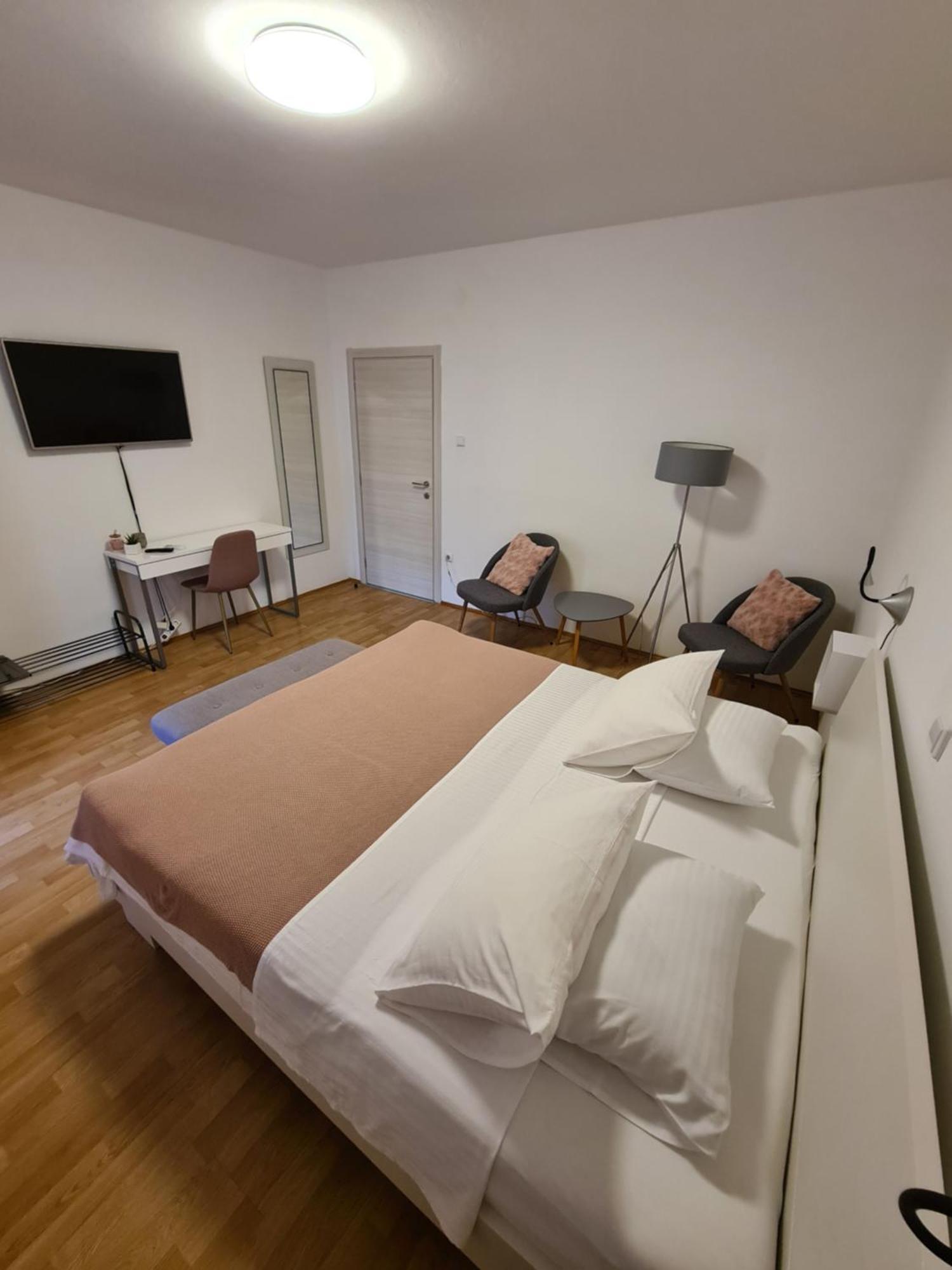 Apartments & Rooms Tom Medulin Luaran gambar